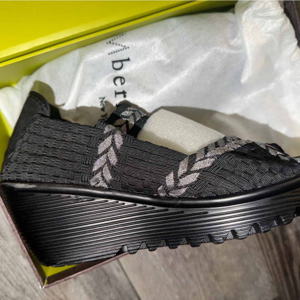 bernie mev. Charcoal and Ebony Wedge Sandals